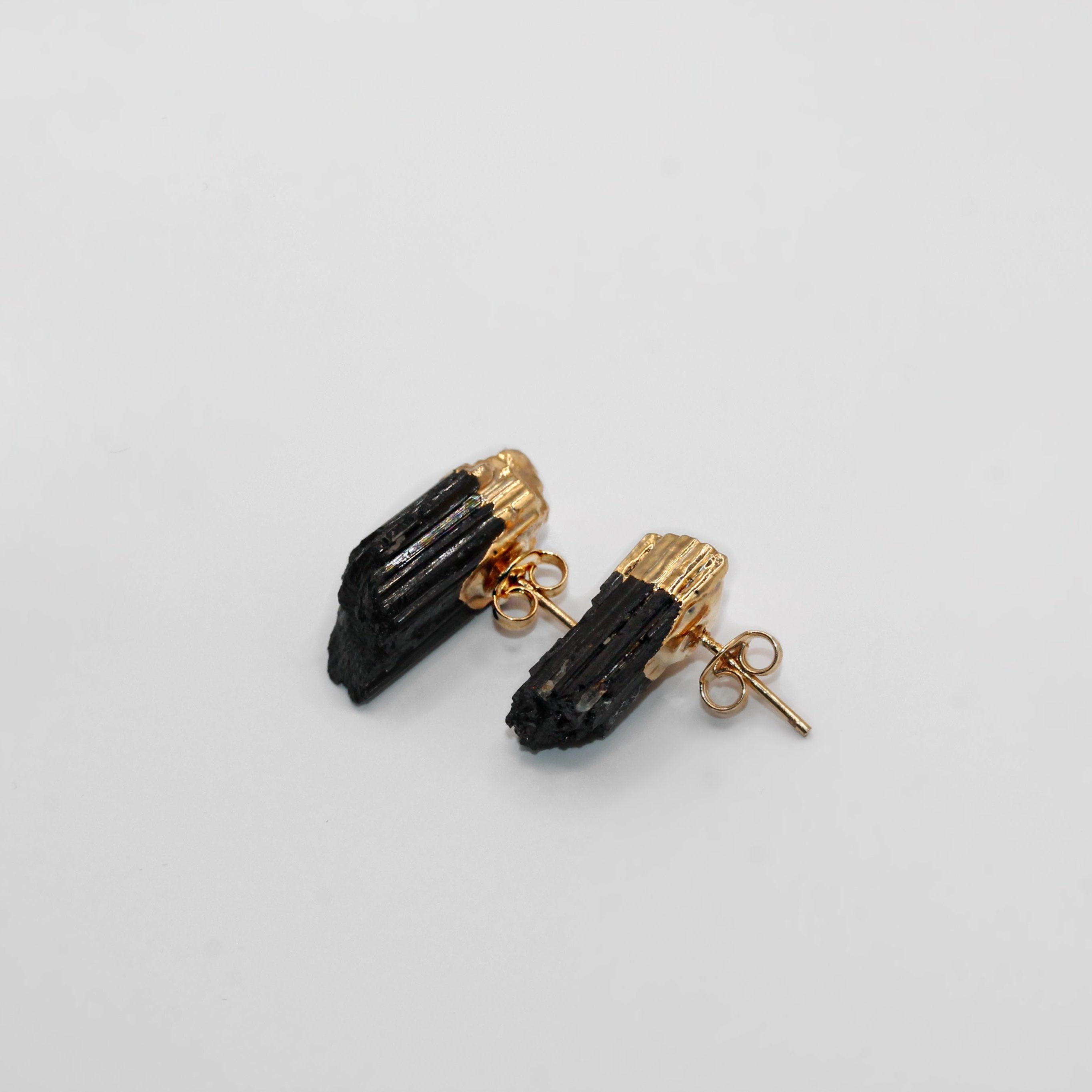 Schwarze Turmalin Ohrringe – 18K vergoldete Fassung, nickelfrei
