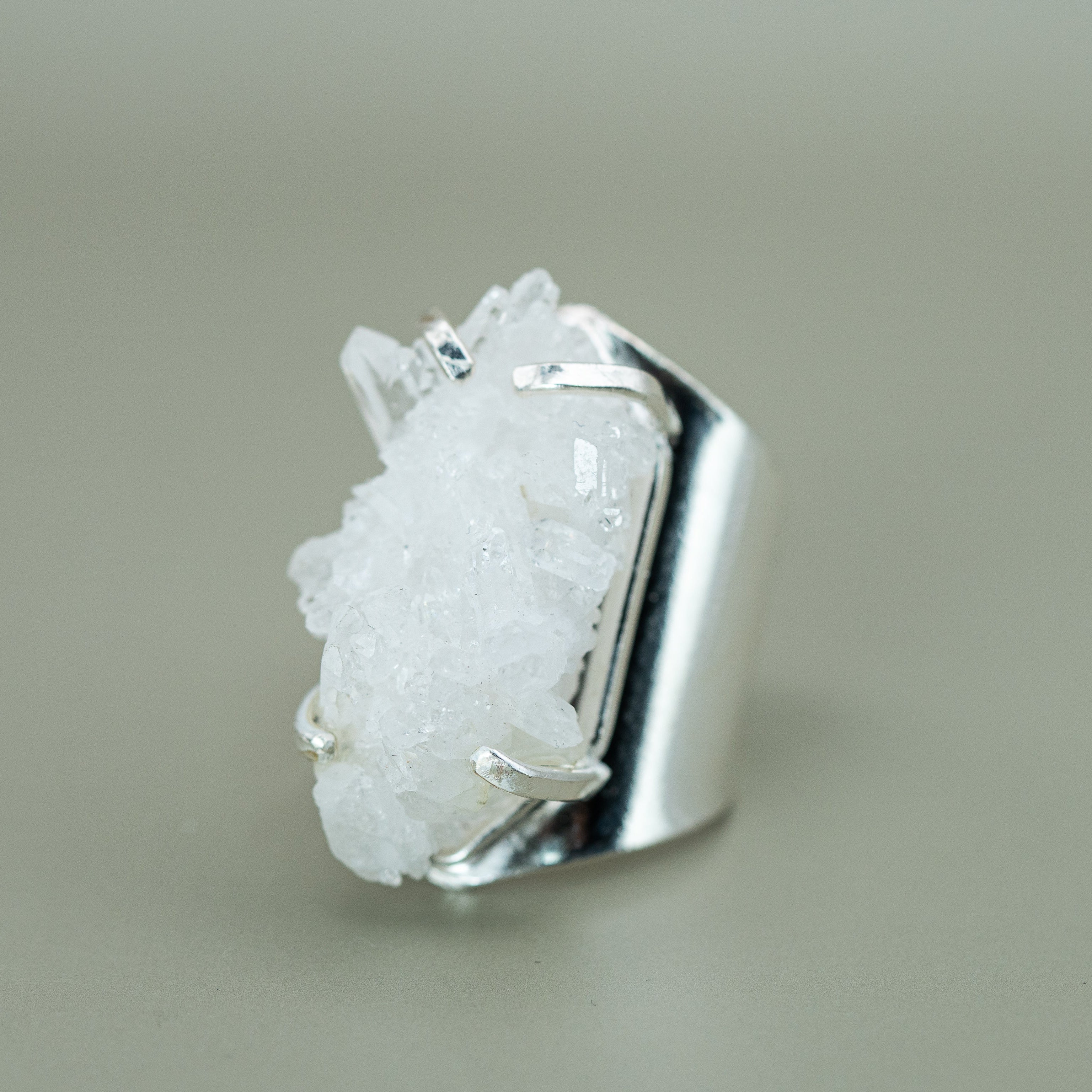 Bergkristall-Ring – versilbert, größenverstellbar, nickelfrei