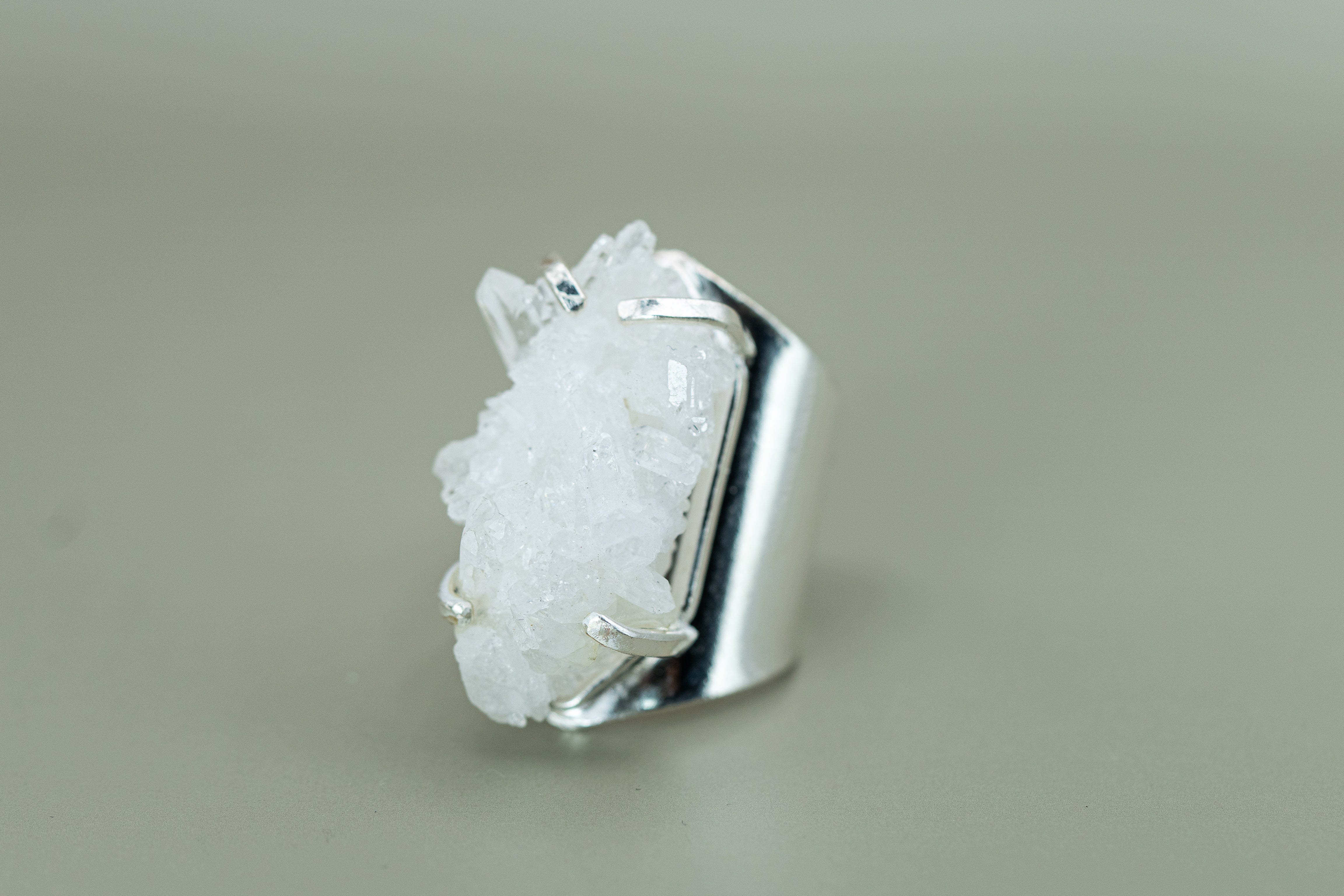 Bergkristall-Ring – versilbert, größenverstellbar, nickelfrei