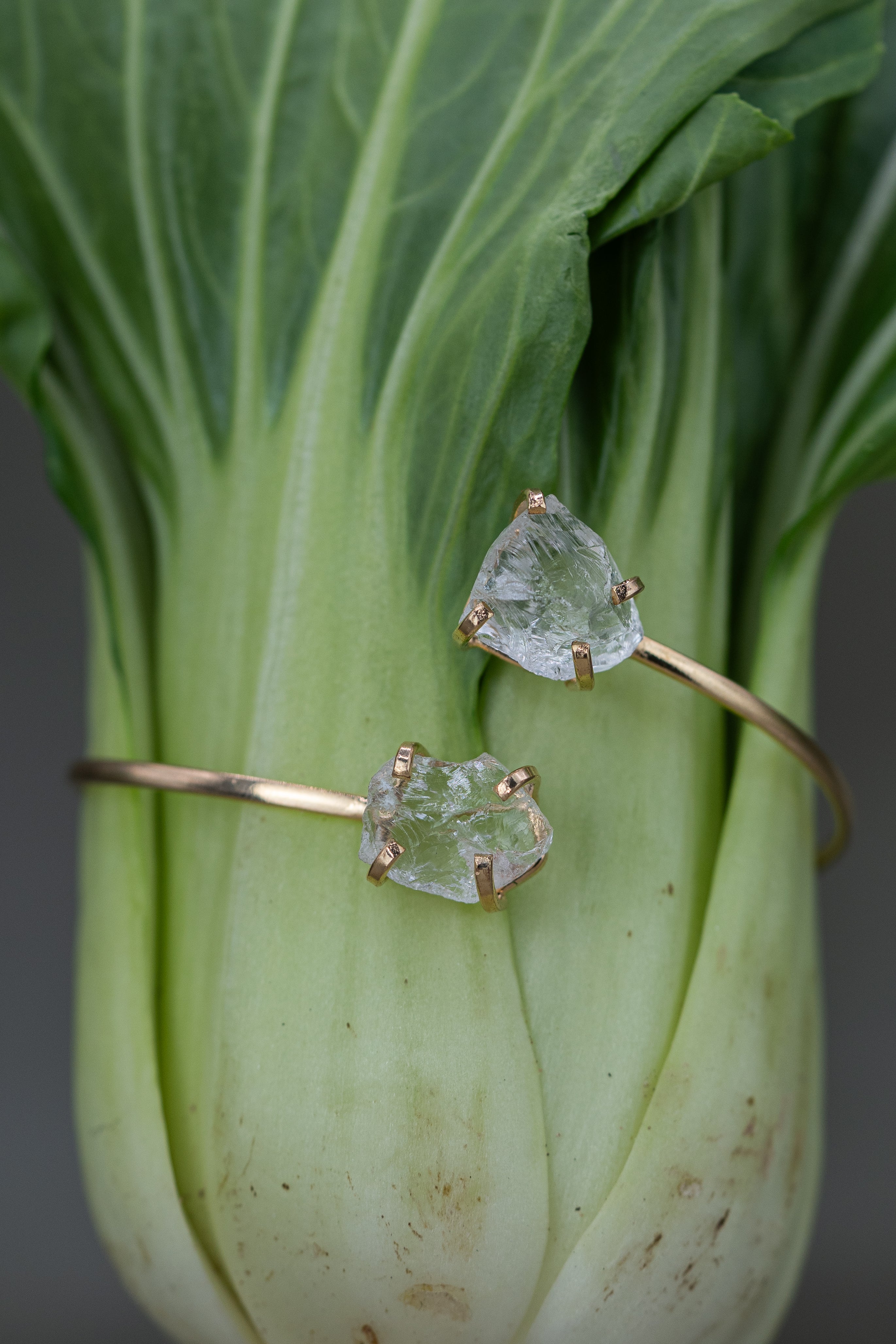 Bergkristall geschliffen Armreifen Dual - 18K vergoldet, nickelfrei