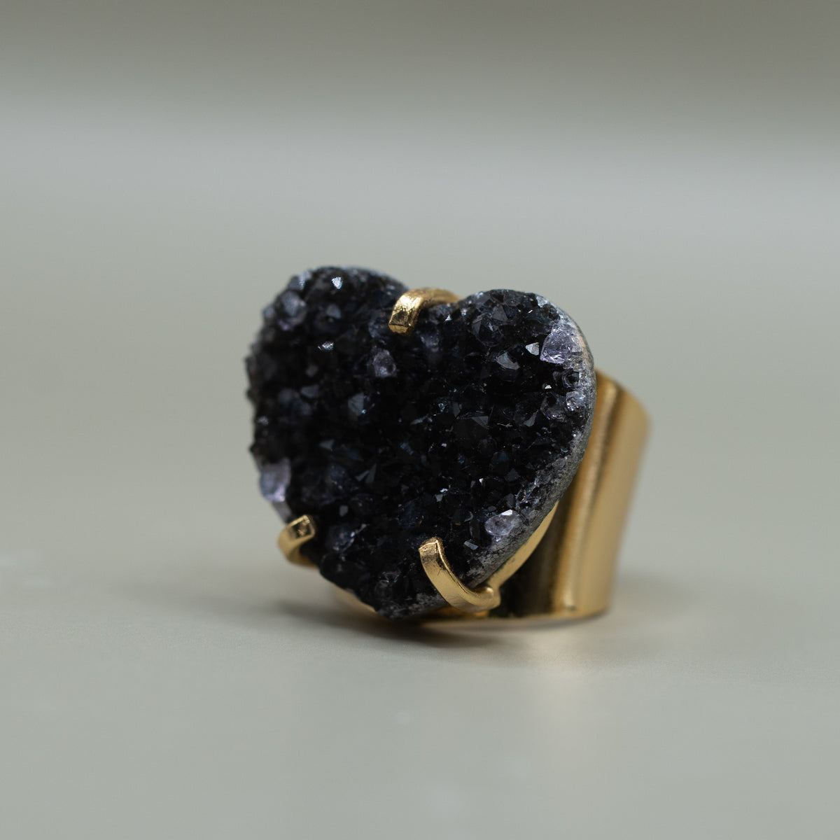 Schwarzer Amethyst Ring – 18K vergoldet & größenverstellbar