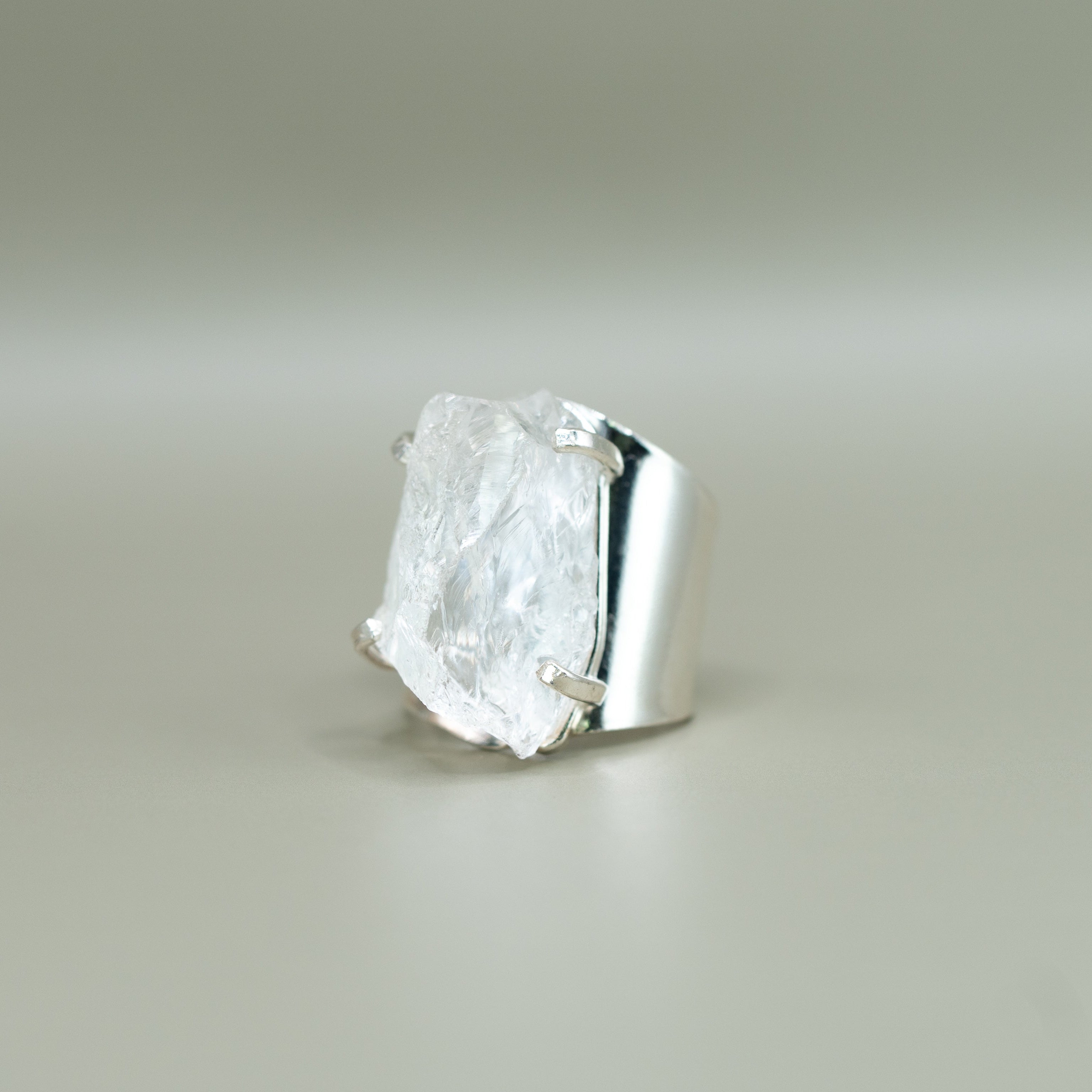 Bergkristall-Ring – Versilbert, größenverstellbar, nickelfrei