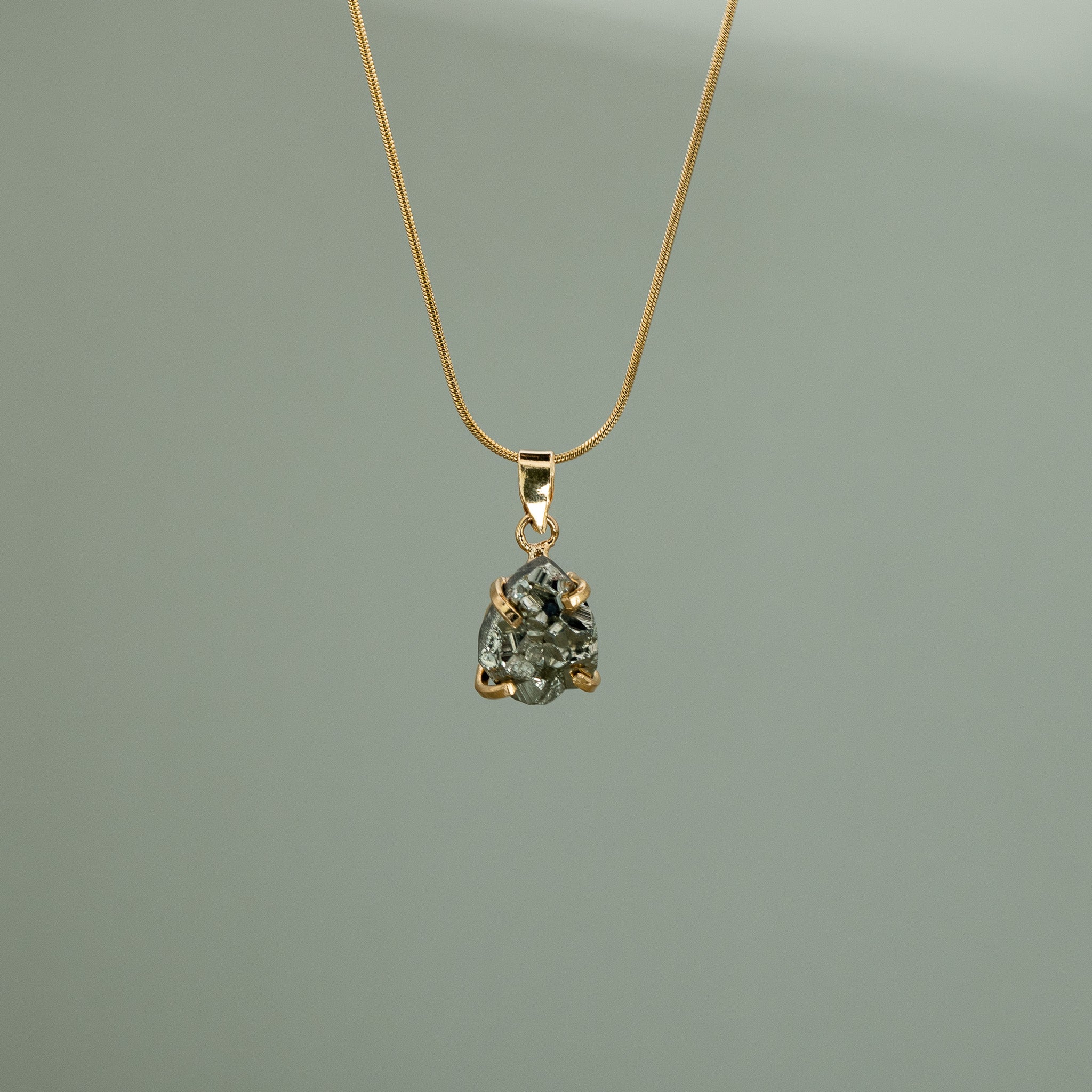 Pyrit Amulett inkl. Kette – 18K Vergoldet, Nickel Frei