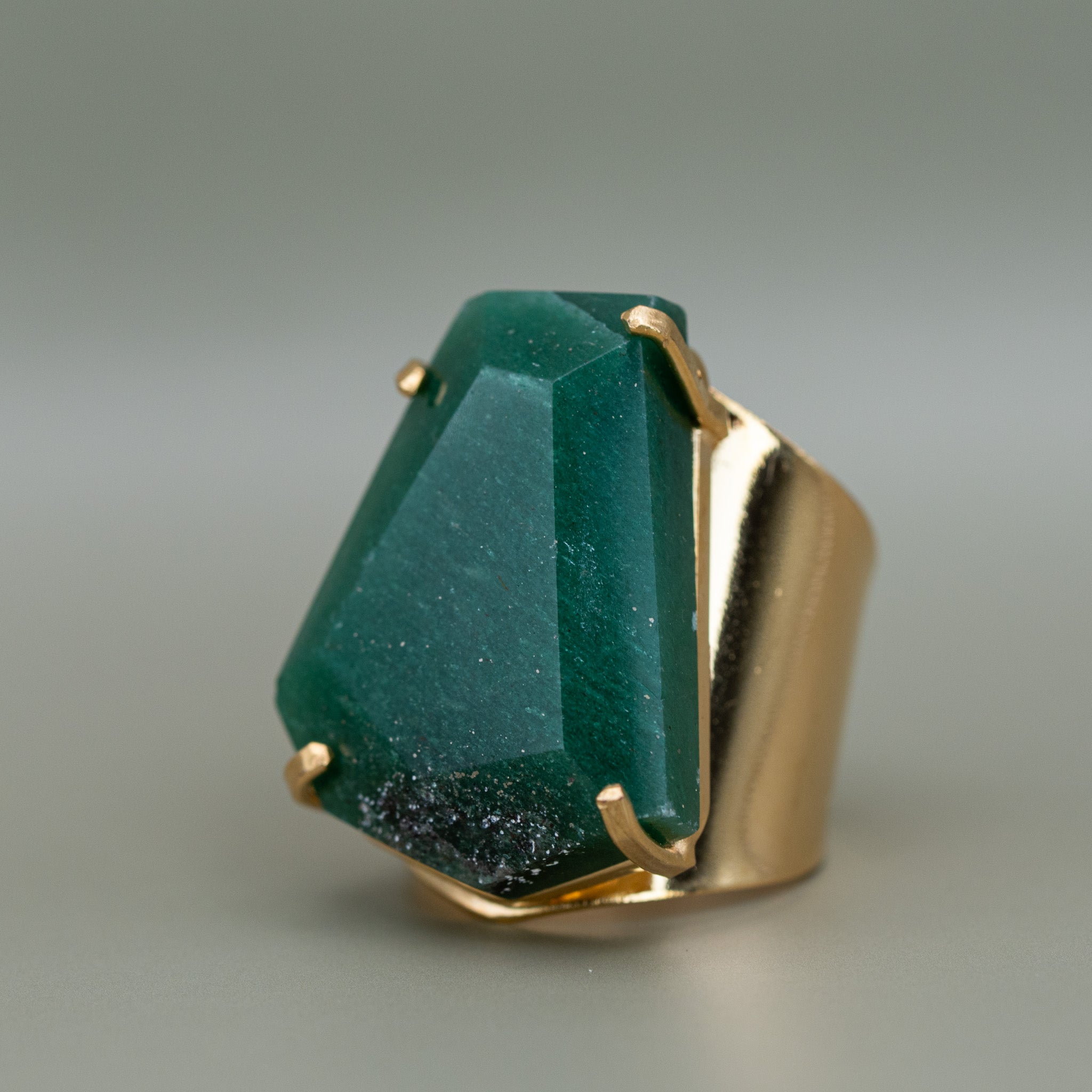 Grüner Quarz Ring – Größenverstellbar, 18K vergoldet