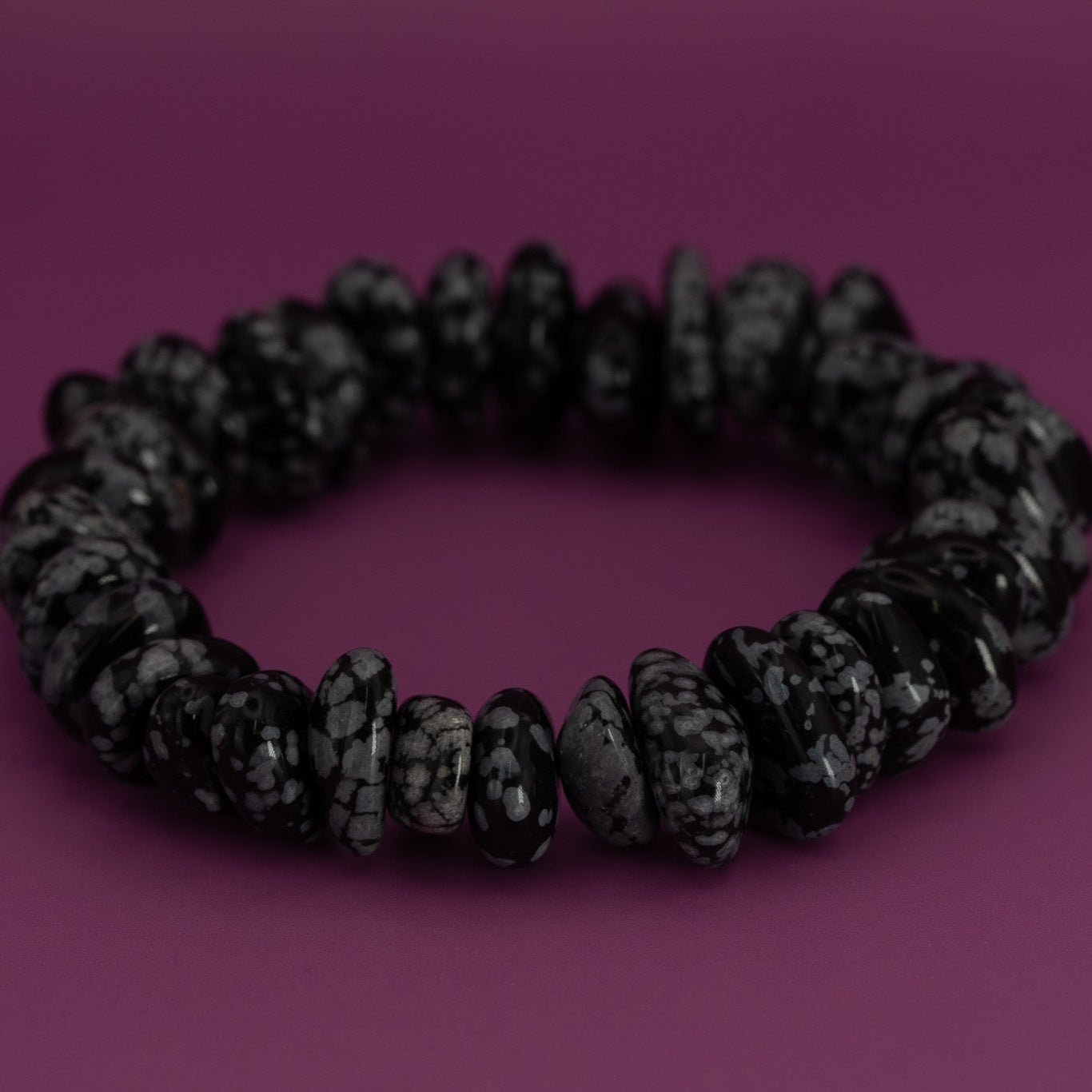 Schneeflockenobsidian Splitterarmband – Elastisch