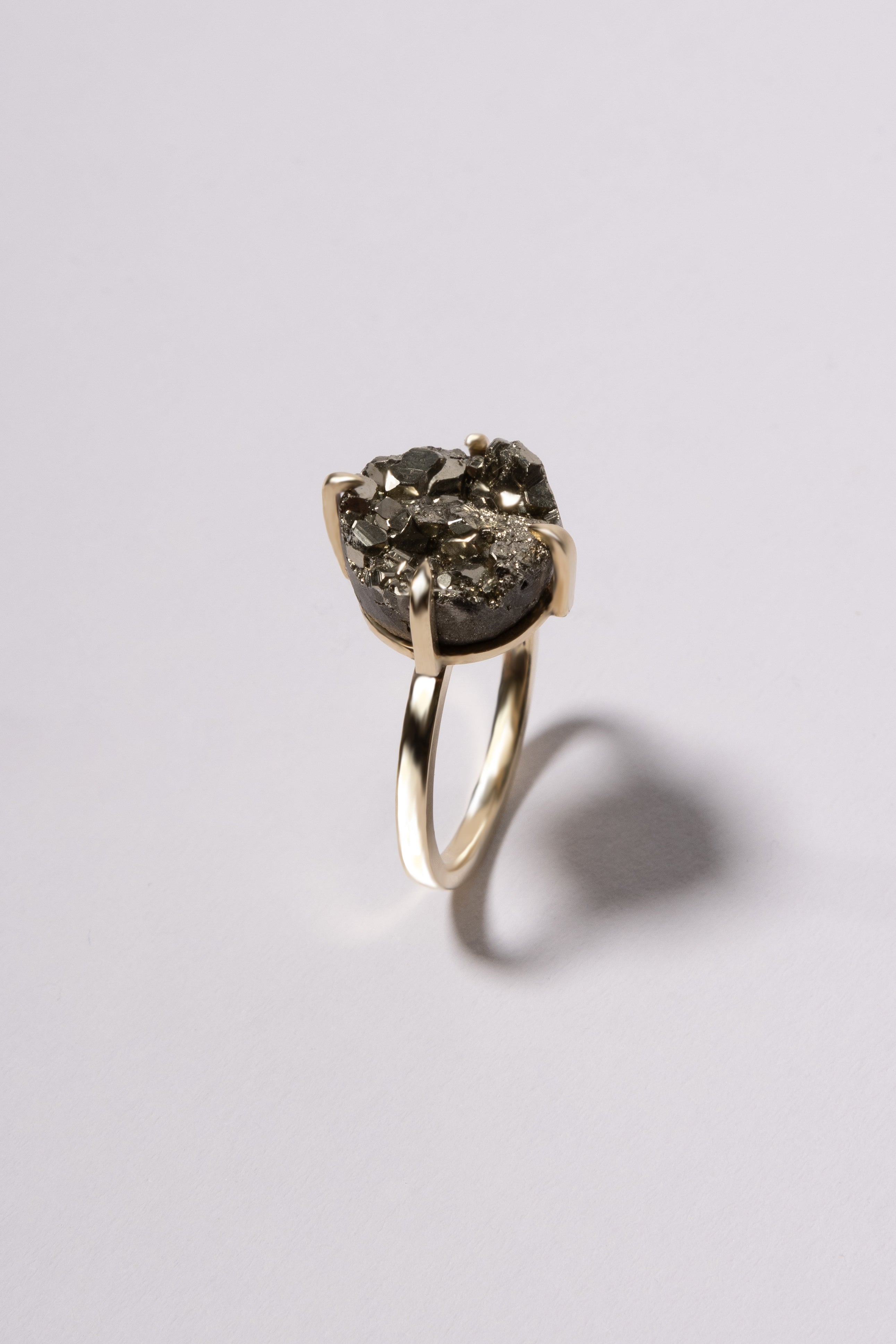 Luxuriöse Pyrit-Ring| 14 Karat (Weiß-)Gold | Handgefertigt in Pforzheim