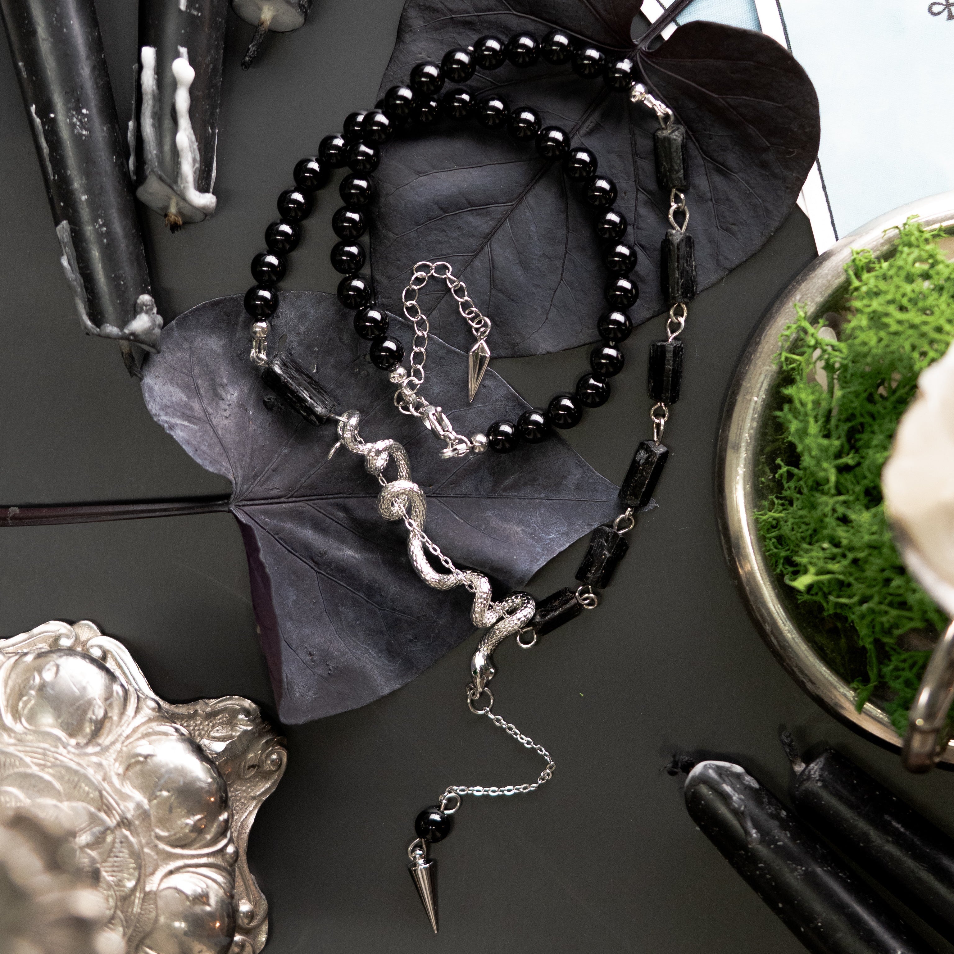 KELPTON × Onyx & Roher Schwarzer Tourmaline Schlangen Collier