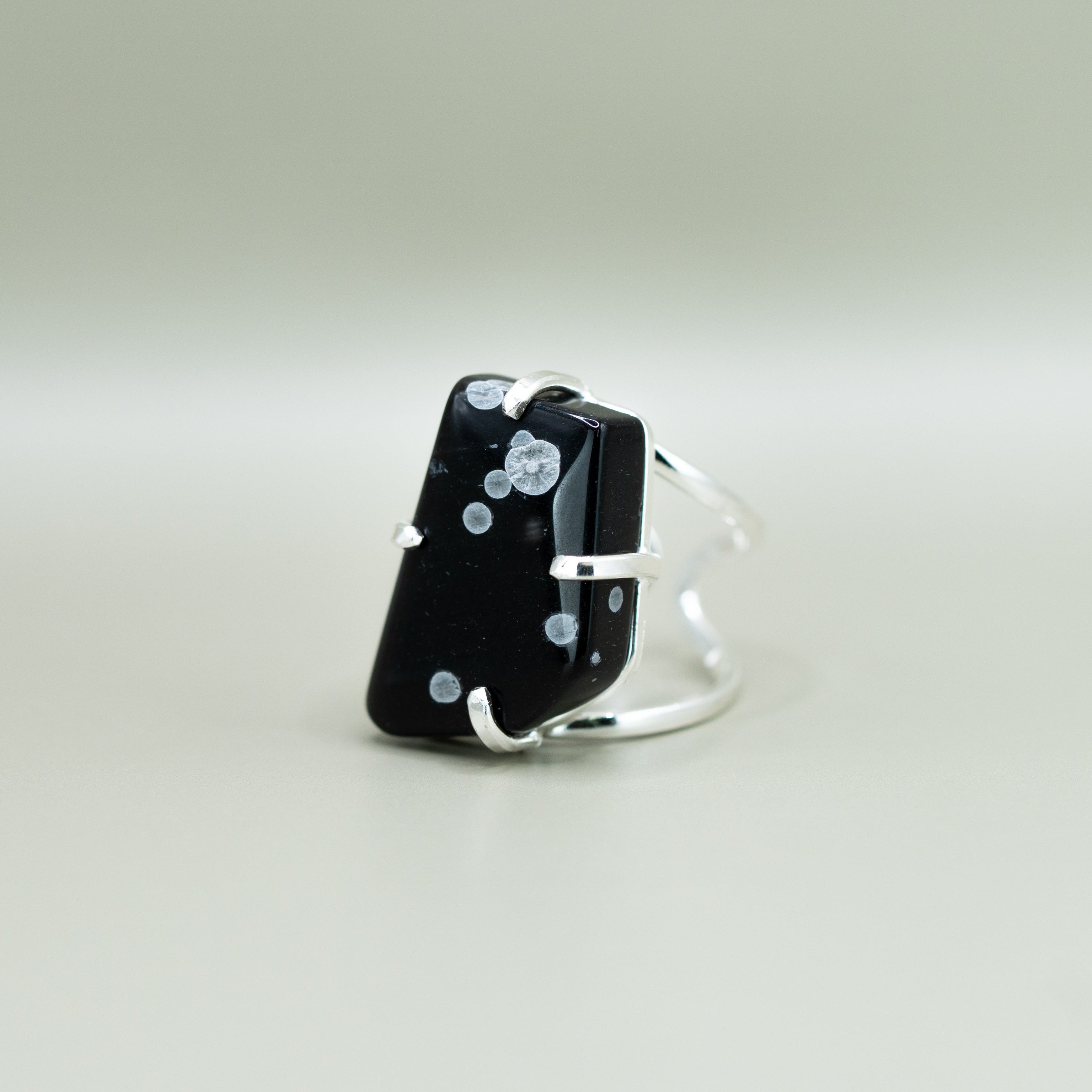 Schneeflocken Obsidian Ring – Größenverstellbar, Versilbert, Nickel Frei