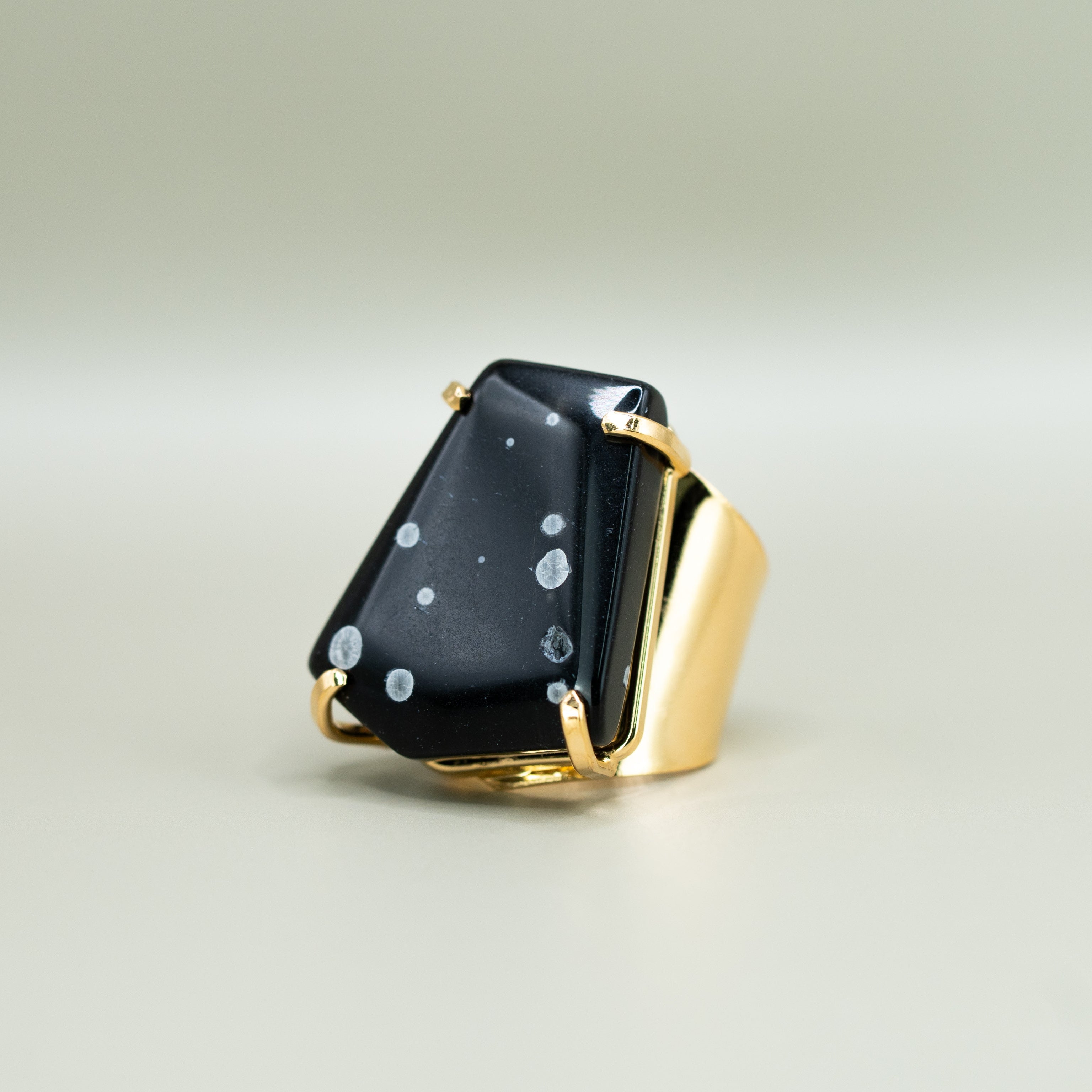 Schneeflocken Obsidian Ring – Größenverstellbar, 18K Vergoldet, Nickel Frei